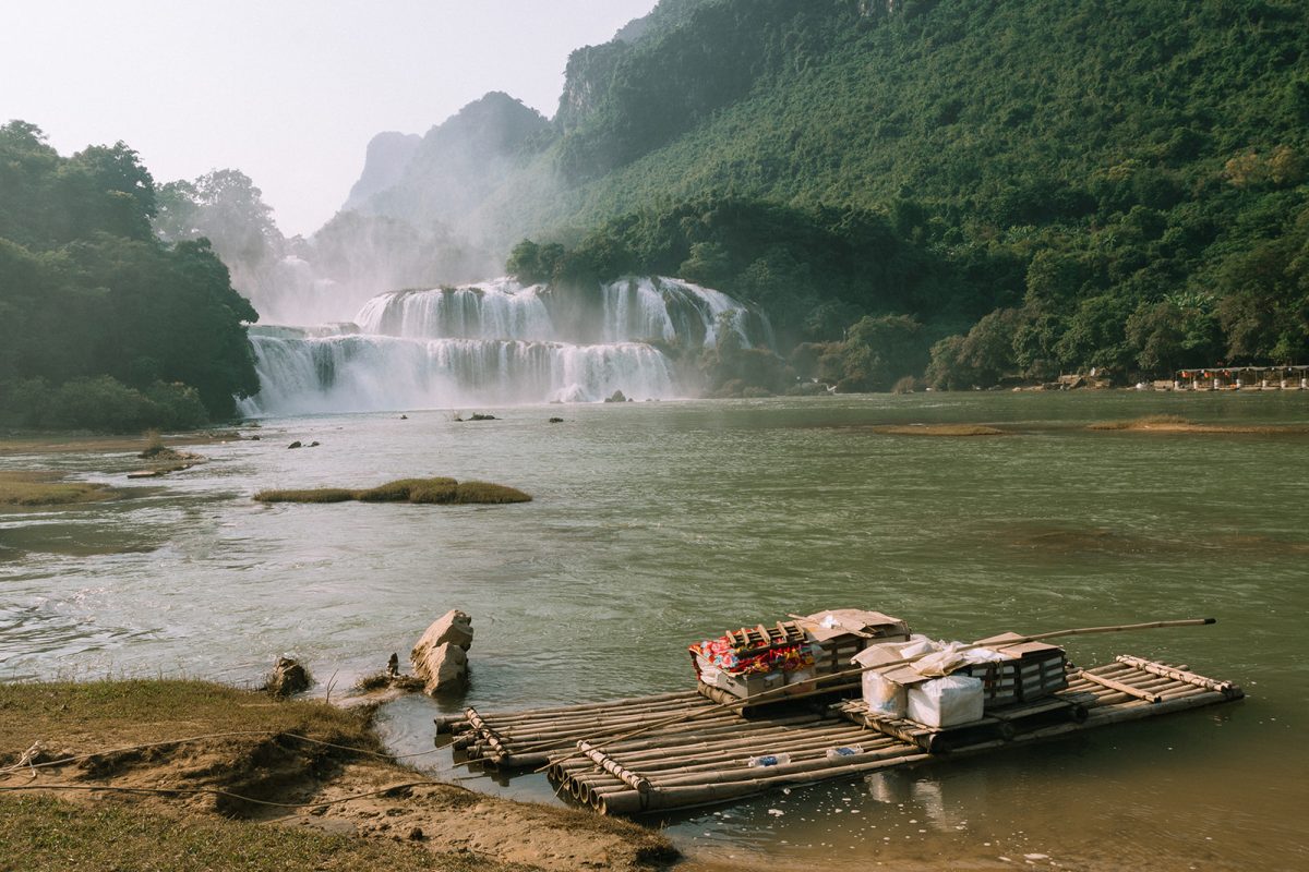 Tariq Aziz Khan Ban Gioc Waterfall Vietnam - The beauty that surrounds us / Interview with Kim Thúy